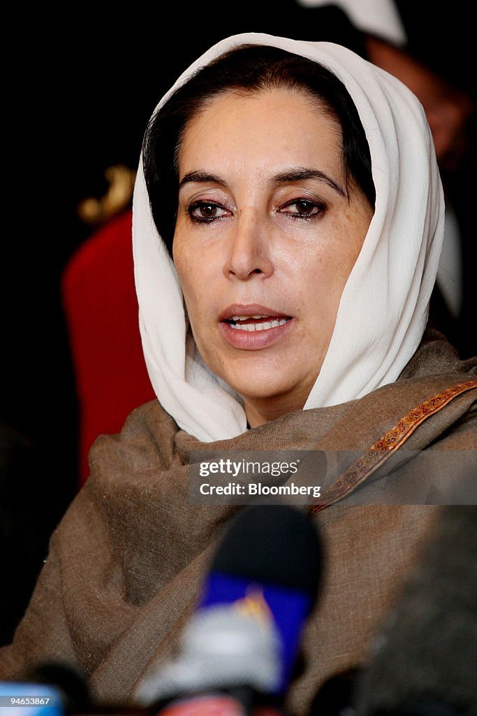 MujahidAli06's tweet photo. Happy Birthday, BB Shaheed. 🌹

A leader who feared no one. A woman who lived for Pakistan and gave everything for democracy.

Today, Chairman @BBhuttoZardari and BB @AseefaBZ continues to carry your mission forward. Your legacy will never die.

Jiye Bhutto, Jiye Pakistan. 🇵🇰 https://t.co/HaKlxCBdNv