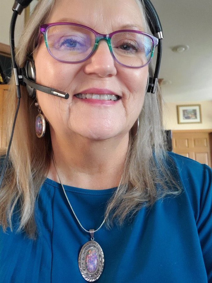 Joyallemeng43's tweet photo. Do men even notice older women? https://t.co/NN1dOQFl1h