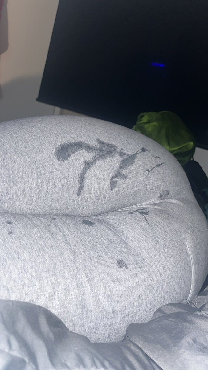 juicehusband's tweet photo. think she’ll see it when she wakes up? #cum #cumtributeِs #cumshot #nsfwtwt #ass https://t.co/sbbyPtREFw