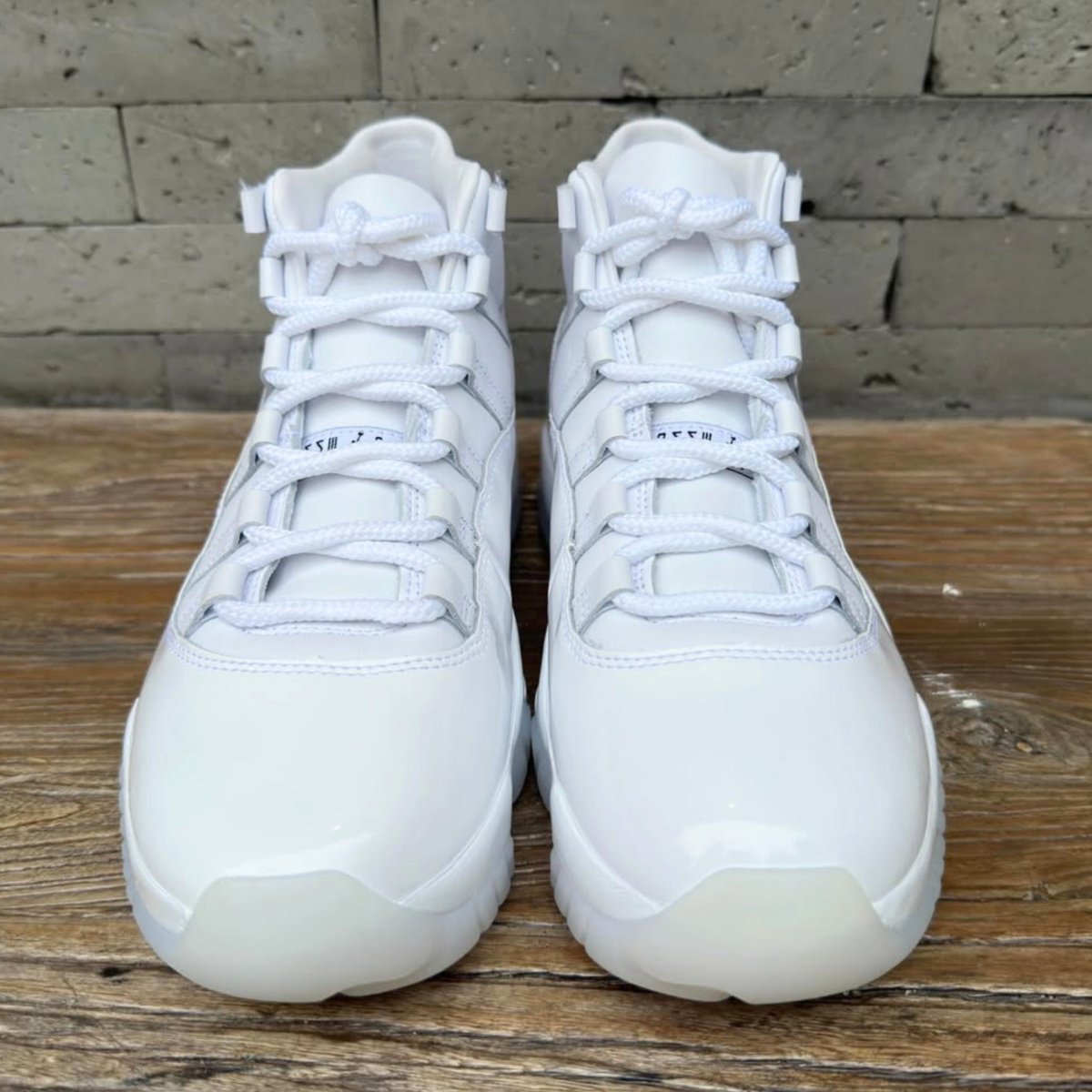 zSneakerHeadz's tweet photo. DETAILED LOOK: 2026 Comme des Garcons x Air Jordan 11 SP “White” 🌬️
Currently set to release in September. https://t.co/cFp7xxjCCI