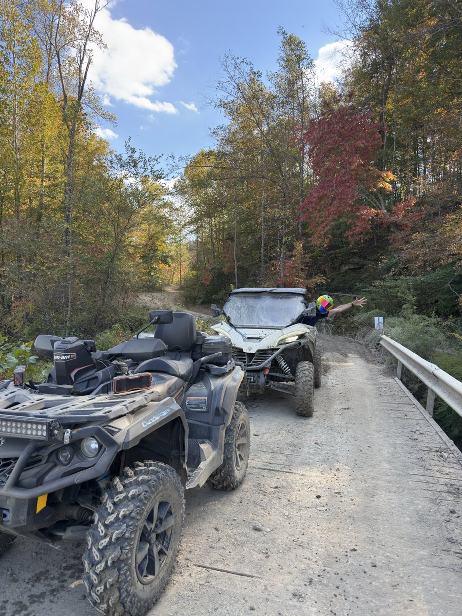 will_hutton's tweet photo. @FOX19 yes….. ATV’s don’t have Seat belts. UTV’s/SxS’s (Side-by-Sides) do. This is an ATV. The thing behind it is a UTV. Terminology is very important as to the vehicle she was driving. Still very sad that it happened. Helmets and Seat belts are mandatory safety equipment when anyone rides. Unfortunately even tho she followed to rule of never riding alone, it didn’t help save her. Praying for her family and their loss.