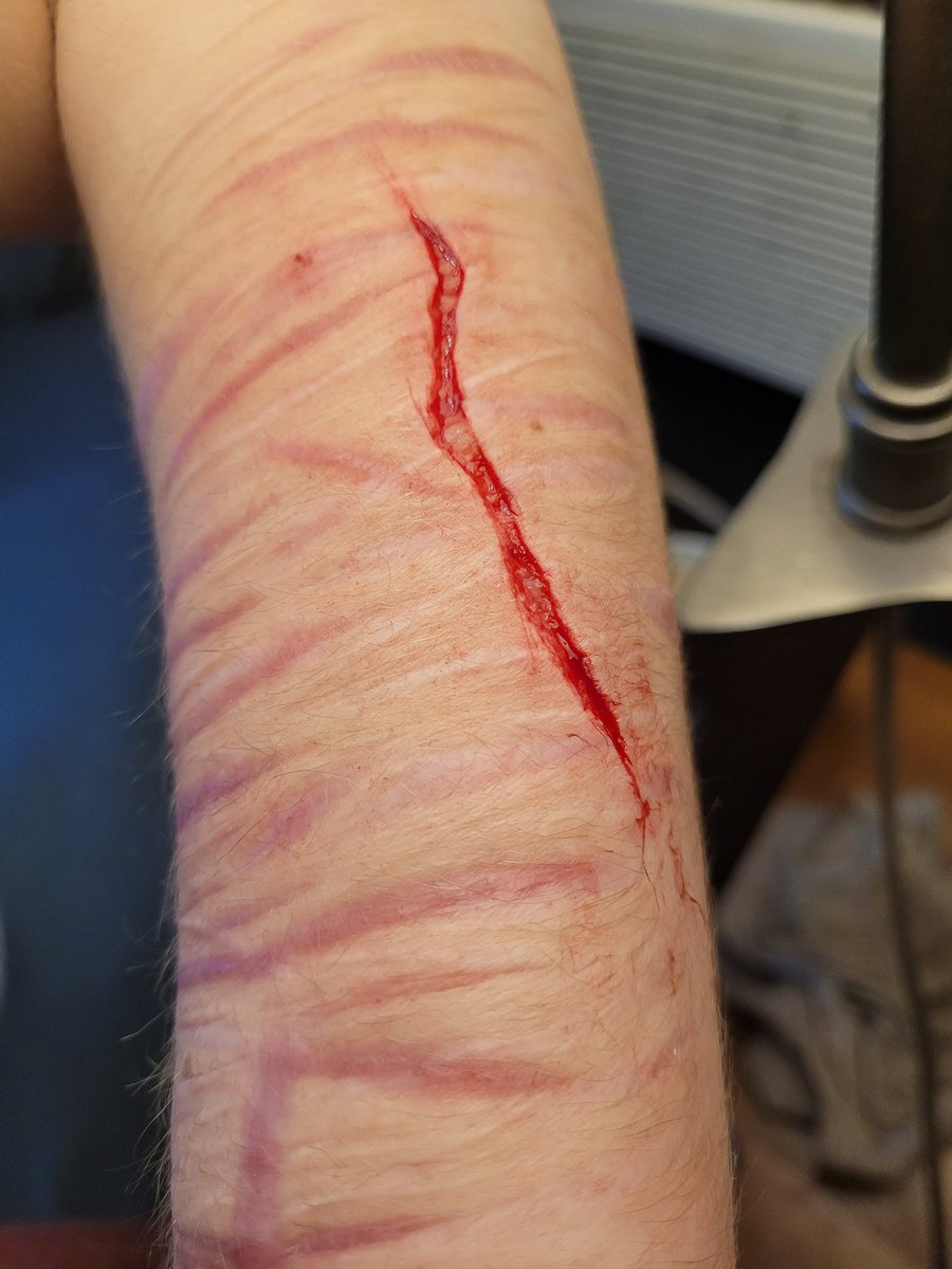 R0PExBUNie's tweet photo. (small beans)
#cuttingforbeiber justin pls weed is bad and makes u gay please stop!!!!!!
#beanstwt https://t.co/f7EEtiLiOI