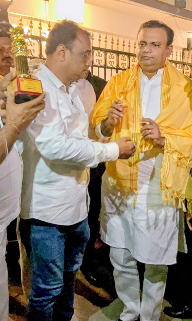 SayedRaju10's tweet photo. . #RAHULJINARWEKAR
#MLA #speakerofmaharashtra  #MAHARASHTRA #bjpgovernmenthindustan https://t.co/eLfTMnRb71