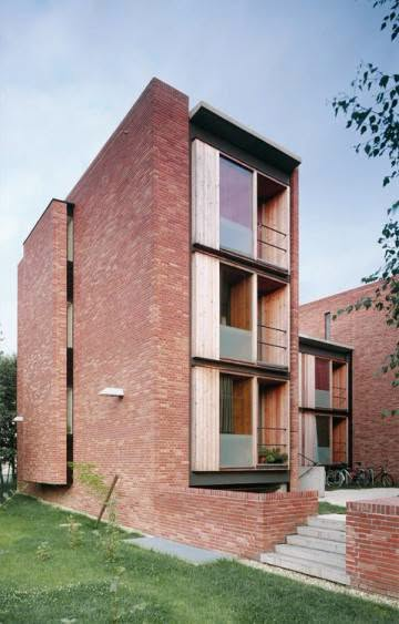 archistar1's tweet photo. "Student Housing at Saalepark". 2004
Hof 🇩🇪 Germania
#architects Bez+Kock Architekten 
#architecture https://t.co/fF8ElrSKmY