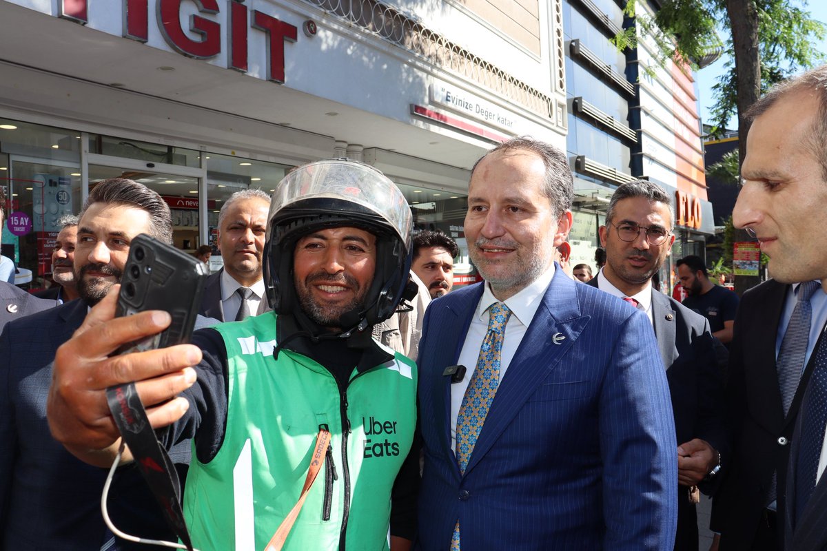 rprefahpartisi's tweet photo. 📍 İstanbul 

Genel Başkanımız Dr. Fatih Erbakan, Anadolu Buluşmaları programı kapsamında Sancaktepe ilçesi Sarıgazi Mahallesi’nde ziyaretlerde bulundu. https://t.co/XbEpYNe4g5