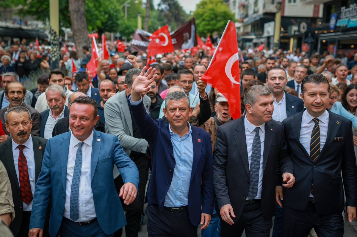 dk_imamoglu's tweet photo. Kalplerdeki sevgi ve güveni kazanmak her engeli aşmak için yeter. Burdur halkının sevgisi de güveni de bu mücadelenin en güçlü kaynağıdır. @eczozgurozel https://t.co/KqPVQymcgc