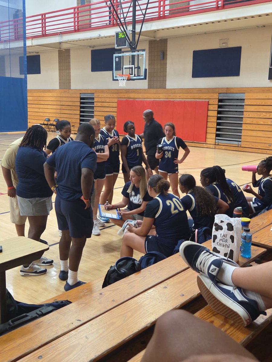 seneca_wbb's tweet photo. Huge thank you to @SCBCA for hosting a great live event! Your Lady Cats went 3-1 on the weekend and got better as a group. Go Cats! #EarnedNOTGiven https://t.co/Aw95r7bwoC