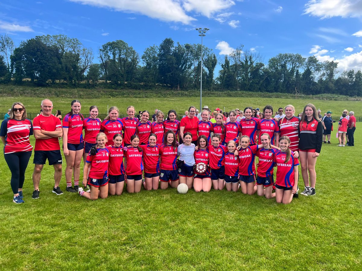 UrhanGAA's tweet photo. A huge well done to the Beara Ladies U13s on their fantastic County Final victory today! A special congratulations to the Urhan girls: Caoimhe Ryan, Saoirse Farrelly and Keanna O’Sullivan 🤩

Beara Abú! ❤️🤍🏆 https://t.co/clEcyfKpUt