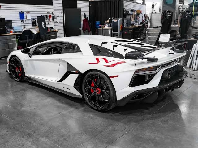 _the_oaa's tweet photo. @MuchMooler @TorqueNDrive @topcars_abuja @samy_wizy @SaniAminuMuham4 @iamhorlarboy08 @wayne_m159 @Just_Emma30 @automobilpirate @Isaac_Gotit GLS 63 AMG
Lamborghini Aventador SVJ
991.2 GT3
Urban Automotive Bentley Continental https://t.co/d1gLjqdeYB