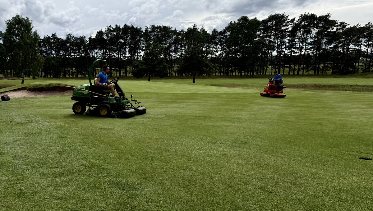 andywoodgolf's tweet photo. Evening prep from the team ahead of tomorrow’s @RandA Regional Qualifying practice round.Completely different weather to last yr has really helped the fairways, alongside the start of our fairway irrigation installation. Greens already running at a great pace. #golf #greenkeeping https://t.co/ghcSfw7uD3