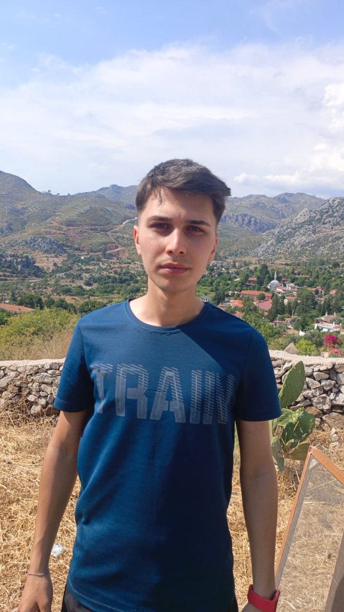 Senema75's tweet photo. @draliedizer Biz işgalci değiliz aldığımız yeri hem bostan hem bağ evi olarak kullanıyoruz  #8milyonEvYıkılacak https://t.co/JQPIsAZJKt