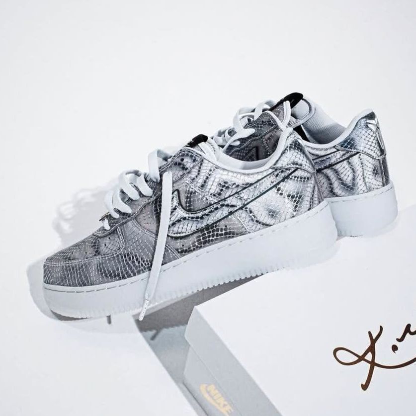 JustFreshKicks's tweet photo. Kobe x Nike Air Force 1 Low Protro "Lenticular" available for retail 🐍

https://t.co/g7M0tYsUyT https://t.co/T7kBEBxCLD