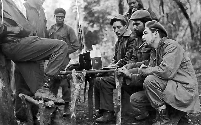 SankaraDispatch's tweet photo. In 1965, Che Guevara left the comfort of government office in Cuba and went to the Congo to fight alongside African revolutionaries struggling to complete the liberation of their continent. 

He did not merely speak of solidarity. He lived it, sharing the hardships and dangers faced by African freedom fighters.

His courage and commitment to anti-imperialism remain an inspiration. 

Africa should never forget those who stood with her in her darkest hours. 

As Cuba stood with African liberation movements from the Congo to Angola, Africa must continue to stand with Cuba against unjust blockades and unjust US aggression.

International solidarity is not charity; it is the bond of peoples fighting for dignity, sovereignty, and freedom. 

Free Cuba ✊🏿🇨🇺🇨🇩