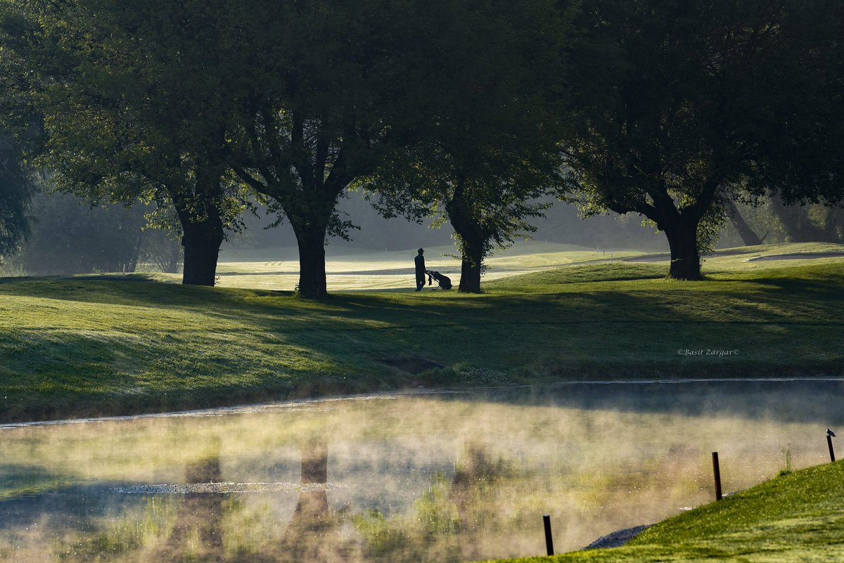 basiitzargar's tweet photo. Morning serenity at the picturesque golf course in Srinagar https://t.co/xe5L0R08v5
