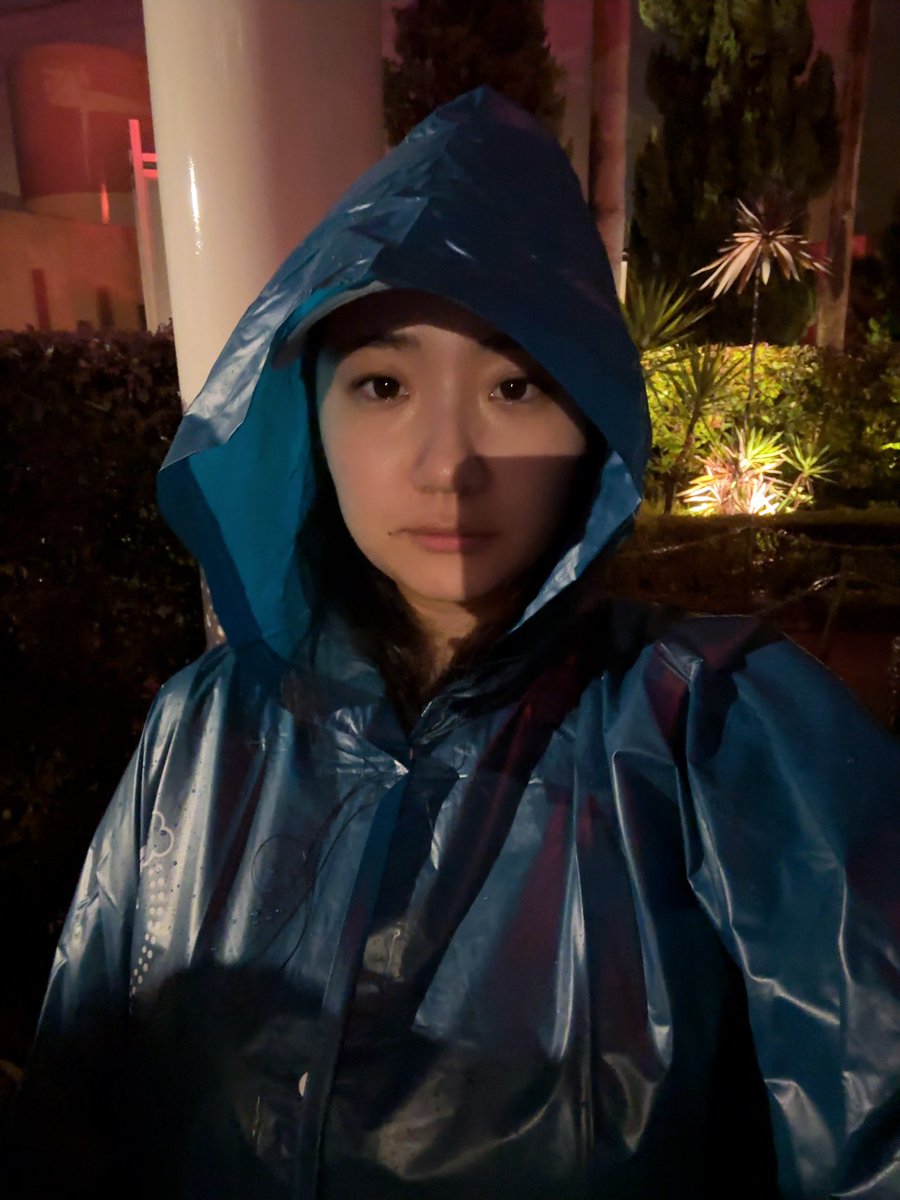 yudouhu0811_'s tweet photo. 藤岡幸恵です😢

前のXのアカウント凍結されたので避難所作りました

本物？？ってなるかもなのでユニバでカッパ着てる藤岡貼っておきます、、(初出し)

フォローしてよね🫵あと拡散して〜💦 https://t.co/E3v5Q3kcdu
