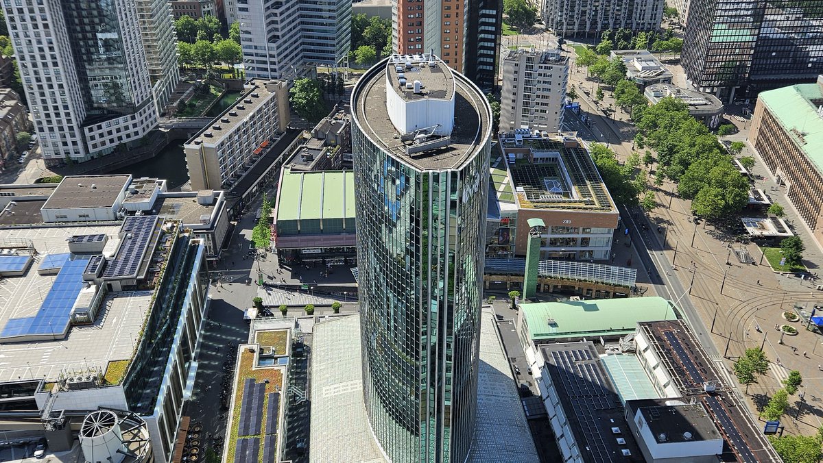 Hansvanputten01's tweet photo. Posttoren van binnen met uitzicht op de stad rondom je is echt gaaf. Uitzicht nu ook op het terras aan de Leuvekolk naast Blaak 333. https://t.co/MXFVVDtqjV