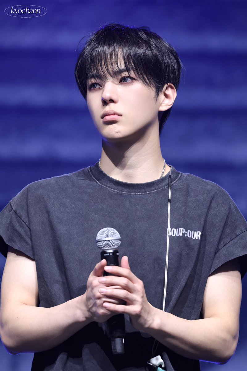 moemoekyo_0908's tweet photo. 260620 fancon in Bangkok

소중한 눈물🥲🤲🏻🤲🏻

＃전이정  #LEEJEONG ＃イジョン
#이정  #휘브  #WHIB https://t.co/Ia60EZmE6R