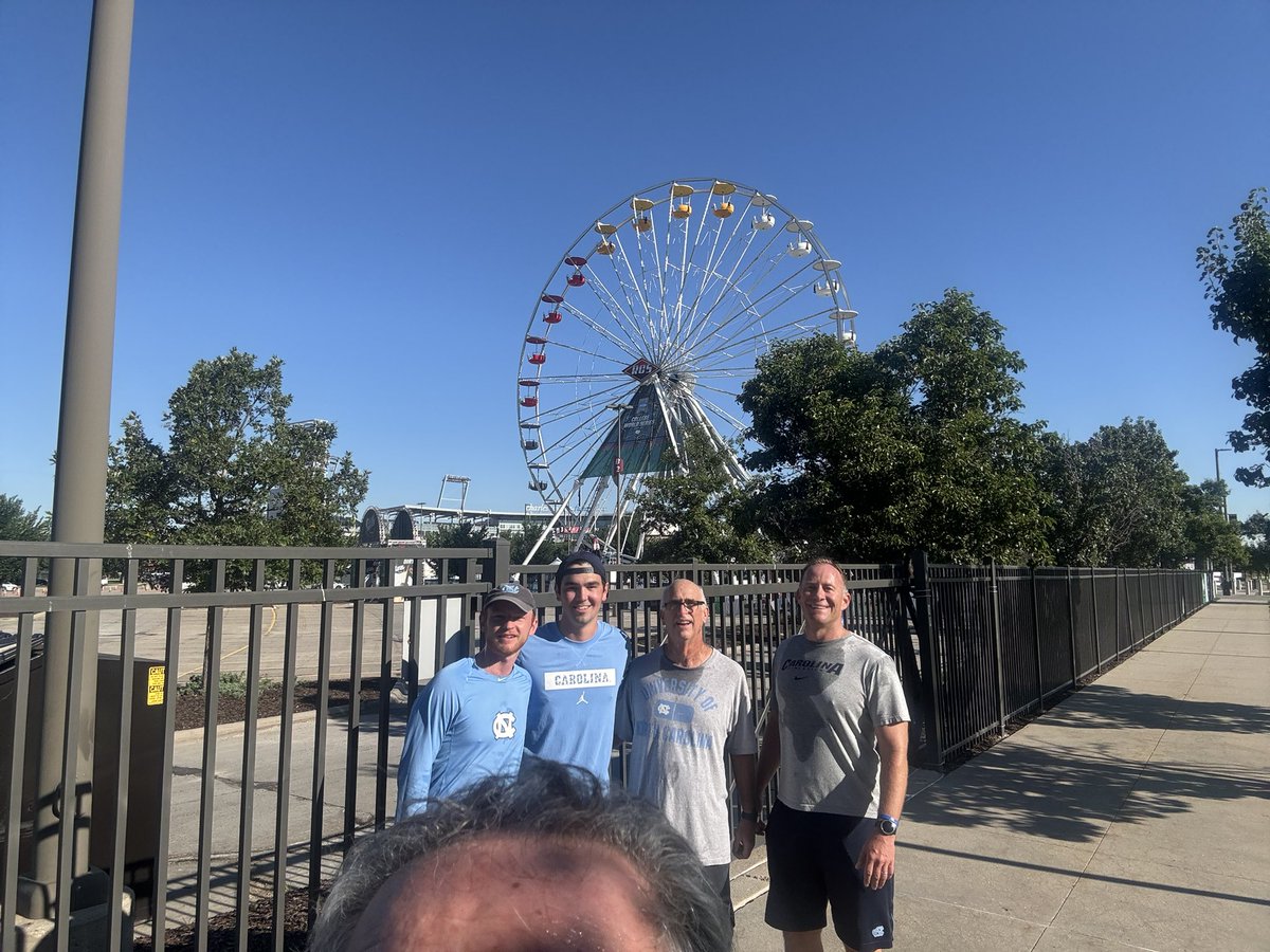 BubbaUNC's tweet photo. From Omaha to Iowa for the Gameday 5k. Let’s Go OmaHeels! #GDTBATH https://t.co/QzSYziZKVK