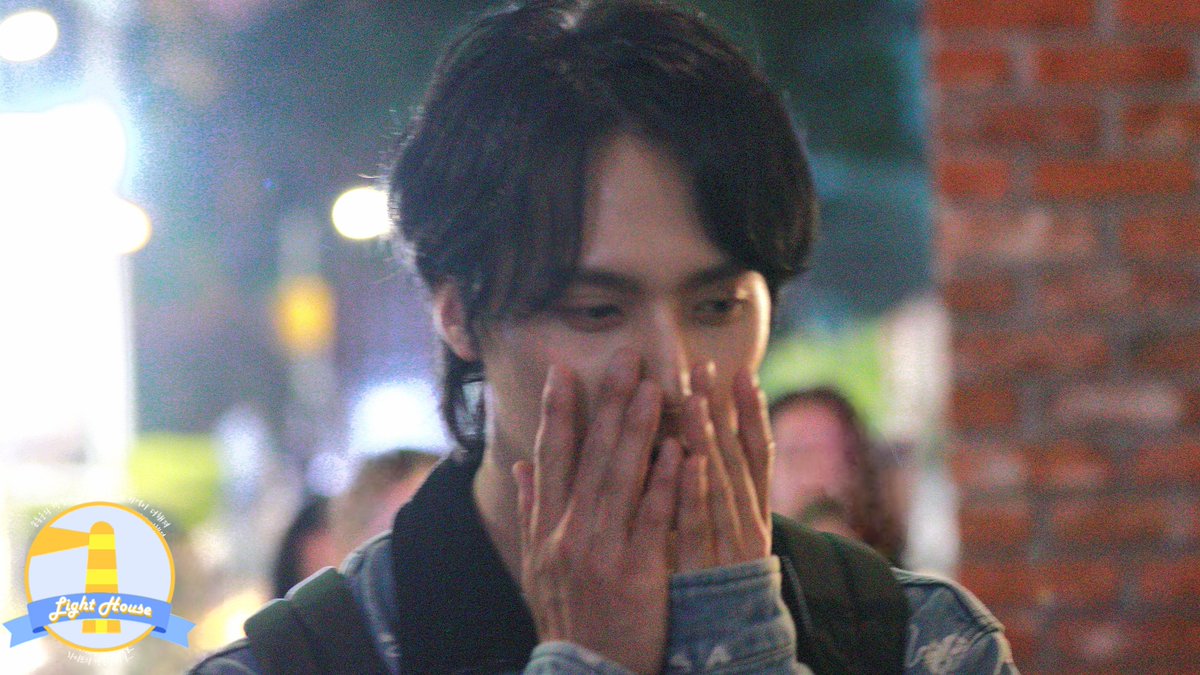 LIGHTHOUSE_66's tweet photo. 260620 퇴근 #동운 💜

공연 전 프리쇼 되게 민망했다구,,🤭🫣
#손동운 #SONDONGWOON @beastdw https://t.co/mT1ppN60Hg