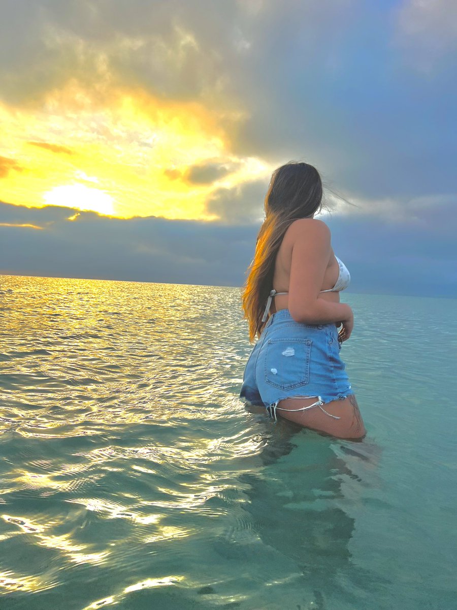 BankofMari's tweet photo. come closer. i don’t bite. https://t.co/tG1uCLI1UZ