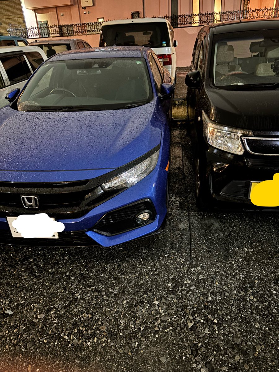 32yu_arrow's tweet photo. 夜帰ってきたらお隣さん…雨だし夜だしロープ見えにくいの仕方ないんだけどさ…
ごめんけど助手席から乗ってね😇 https://t.co/ezCSLMB4hP