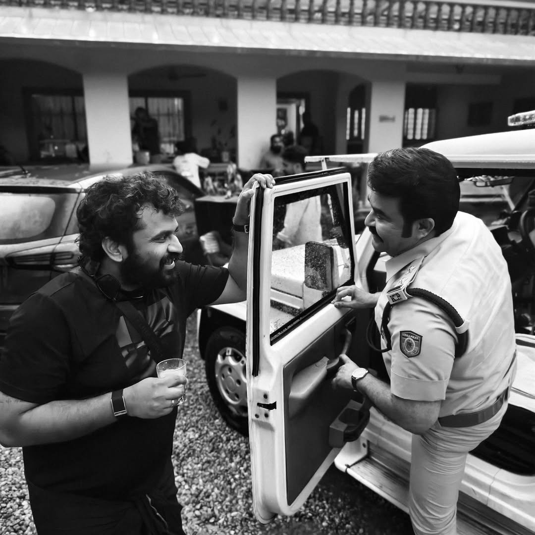 BENKMATHEW's tweet photo. T.S. Lovelajan and His Maker ❤️😎🔥

@Mohanlal #Mohanlal https://t.co/udulJ9Rn34