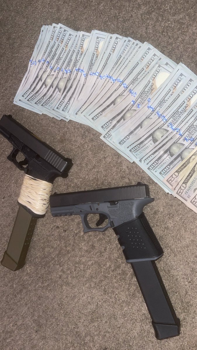 bagshitgoon's tweet photo. Havin my way still takin niggas guns https://t.co/kDwWFFElRm