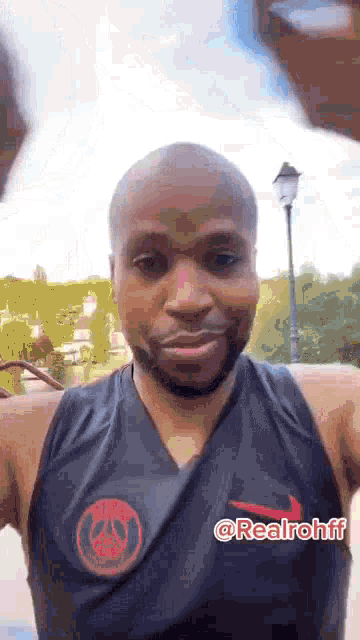 Pr3ss_'s tweet photo. @soupeauxoeufs On peut tiktoker mais pas en devenir toqué poto y aura pas de dance https://t.co/nQCul0txpF