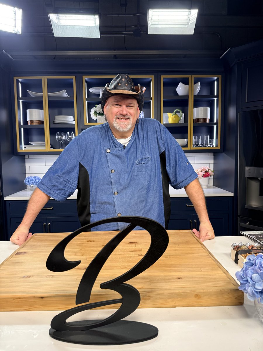 TheRogueChef417's tweet photo. Did you see us on TV? We were honored to be on The Place at KY3.

When you’re ready for the Private Chef Experience, contact us at https://t.co/FzuDy6EyCp. 👨‍🍳

Let’s Go Rogue! 
#TheRogueChef 
#PrivateChef
#ThePrivateChefExperience 
#BransonMO #LetsGoRogue https://t.co/e77H2pwHnD