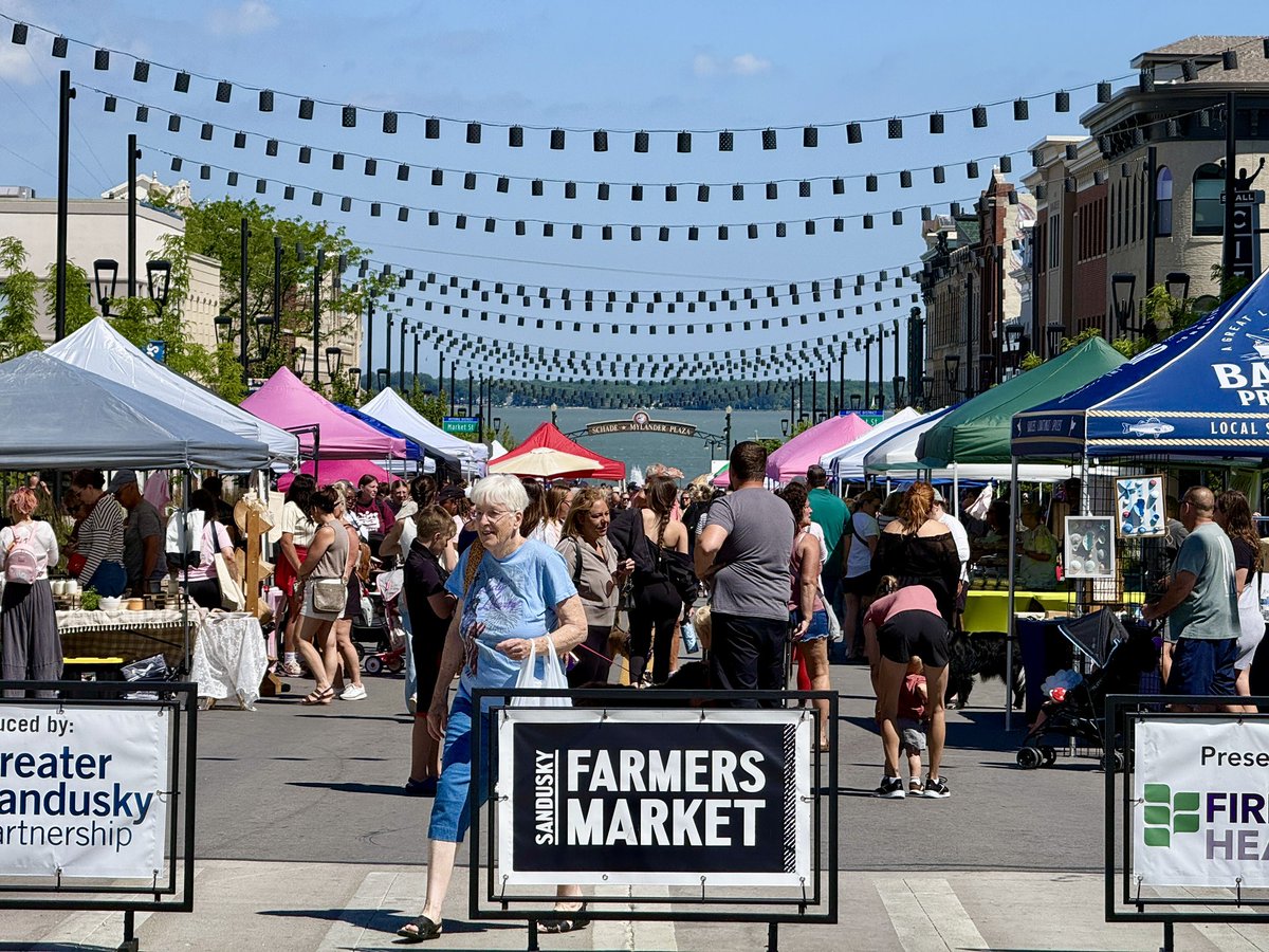 cityofsandusky's tweet photo. What a beautiful Saturday morning for the Sandusky Farmers Market https://t.co/2TbydFaWss