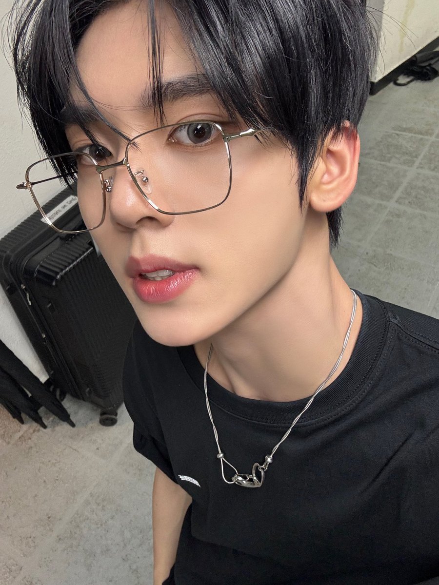 안나 tweet media