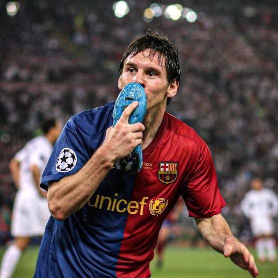 Cliff1697807's tweet photo. Unpopular opinion:

Messi made Barcelona the club it is today. While Real Madrid made Ronaldo the player he is today https://t.co/1GY1ccAnrD