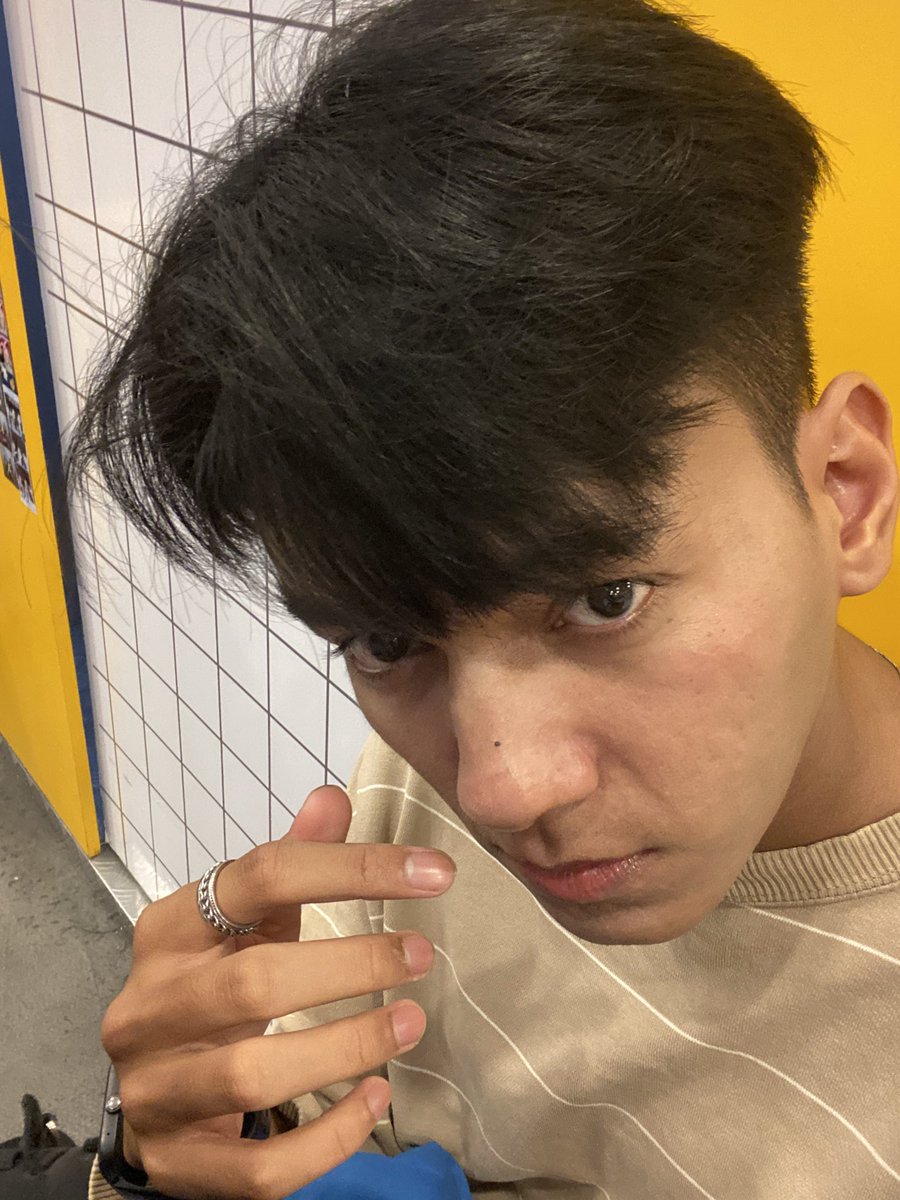 phuwin_pp's tweet photo. izin latepost my "asal2an" selfie !😜✌🏻 https://t.co/pUCNNwyAFe