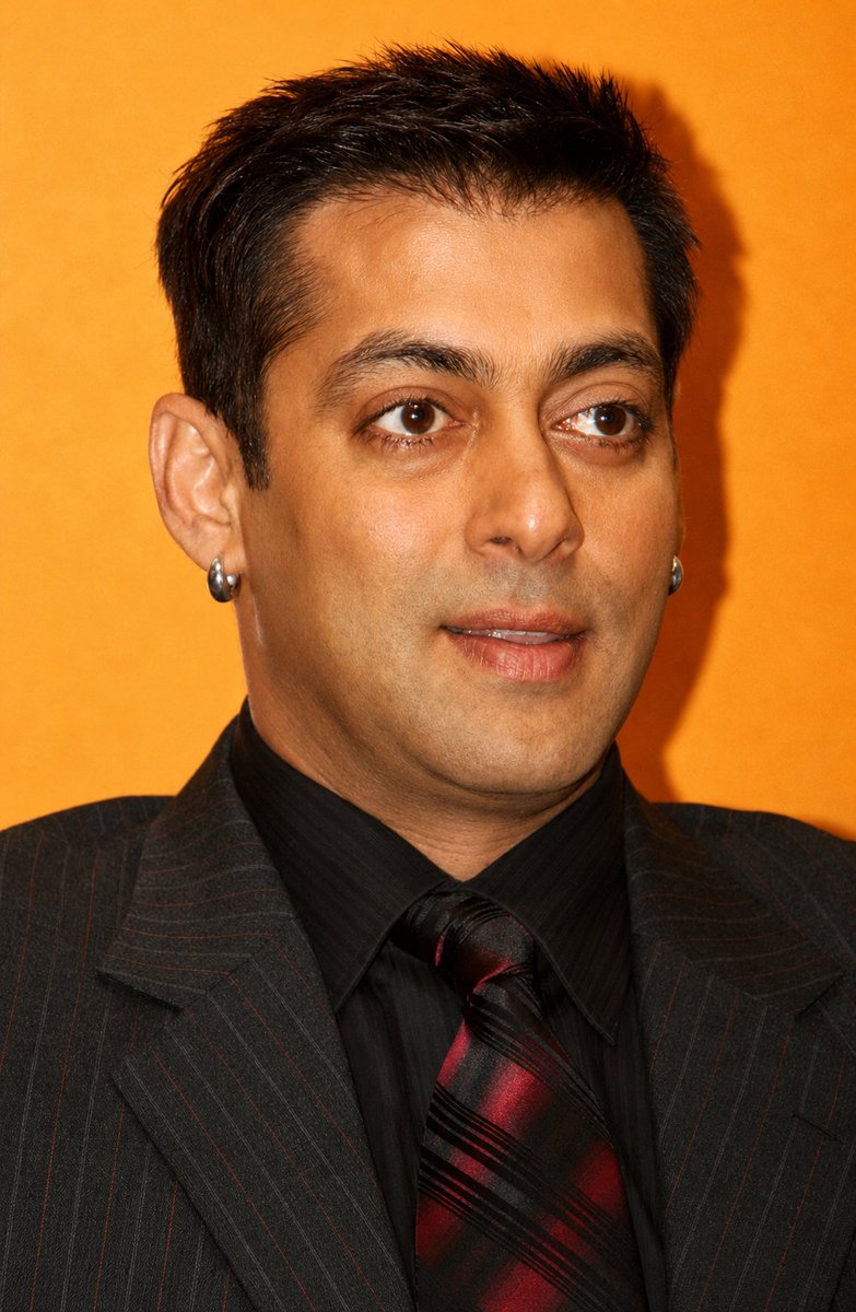 salmanka_sainik's tweet photo. Most good looking man ever...
Look at his eyes ❤️ https://t.co/n1QmIat3VQ