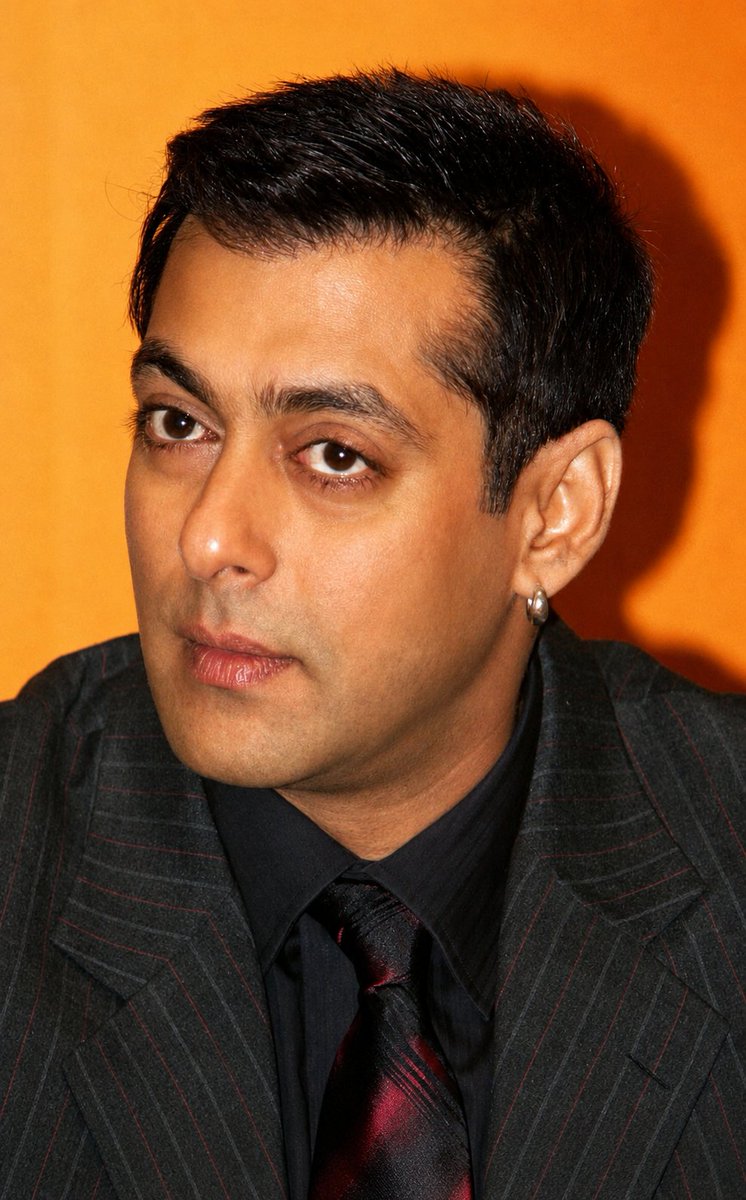 salmanka_sainik's tweet photo. Most good looking man ever...
Look at his eyes ❤️ https://t.co/n1QmIat3VQ