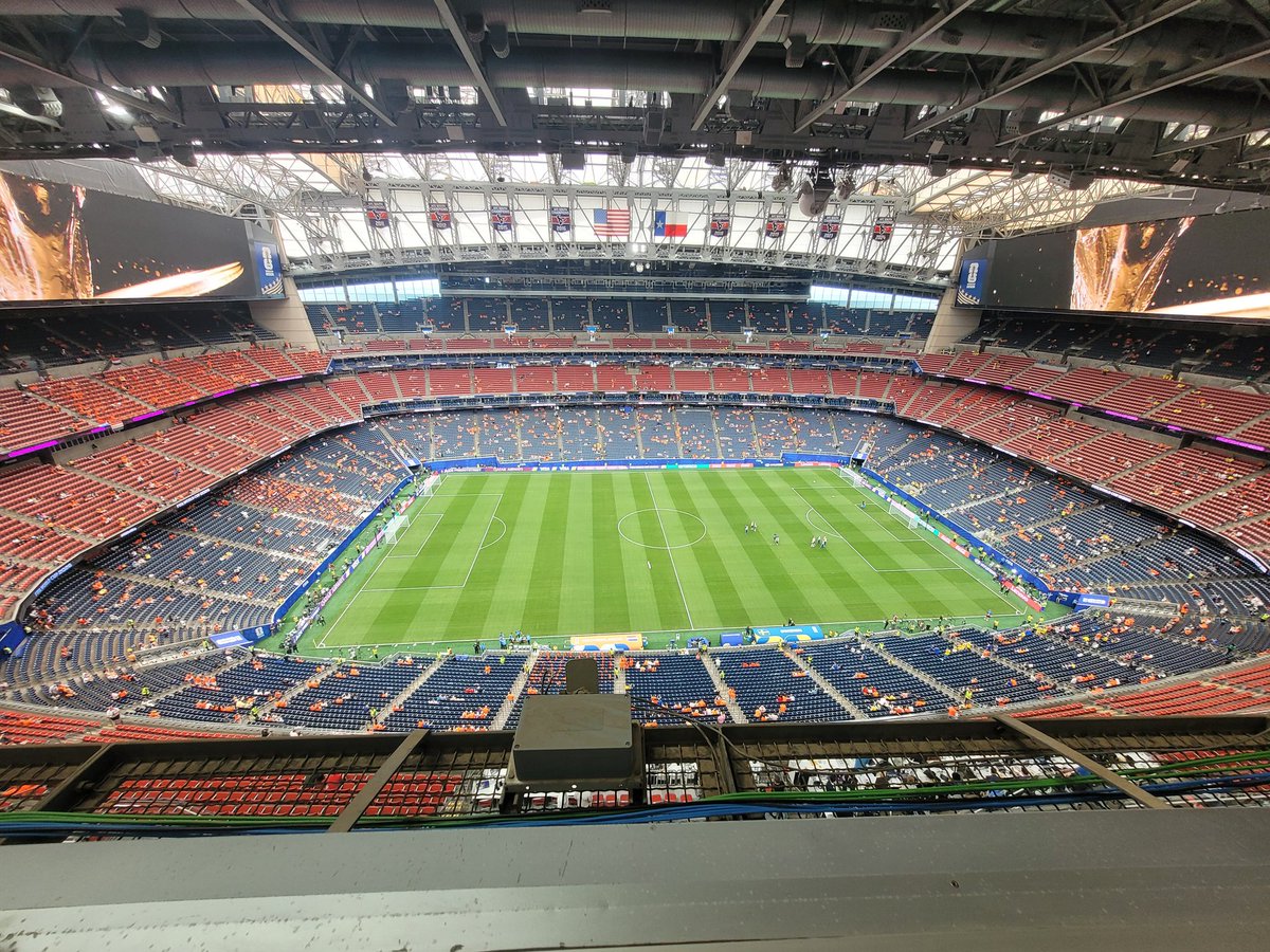Stanwagt's tweet photo. Best een fraaie bak, het NRG Stadium in Houston. https://t.co/Gqm4wylKAy