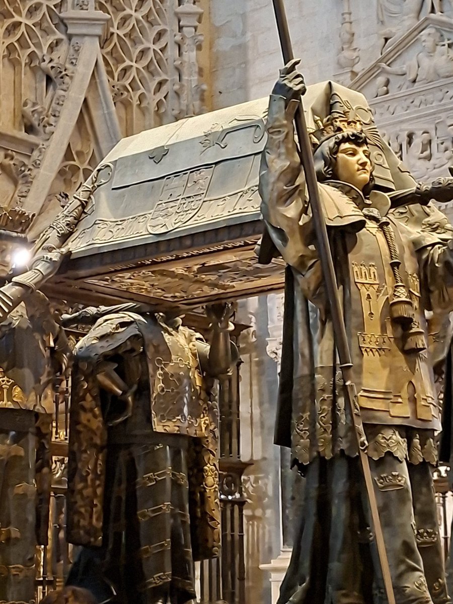 trynke_56's tweet photo. #juni_heligrafie #dag20 #structuren @Laurentius66
De graftombe van Christoffel Columbus in de kathedraal van Sevilla https://t.co/vShxGU2W5U