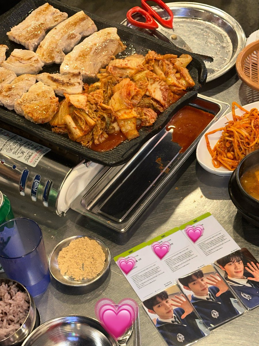 ha5zzang's tweet photo. 앤더블사룽해요쇼콘너무재밋어요 !! https://t.co/KczXZ21sE6