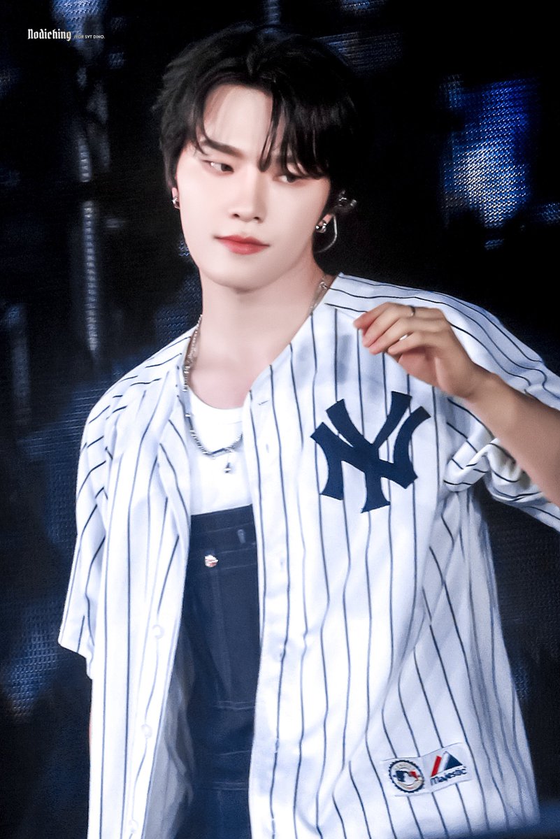 Nodiching's tweet photo. 260620 CARATLAND DAY1

^_   ̫  _ ̥`

#디노 #DINO #이찬 #ディノ
#세븐틴 #SEVENTEEN
@pledis_17 https://t.co/rxKumRAC8C