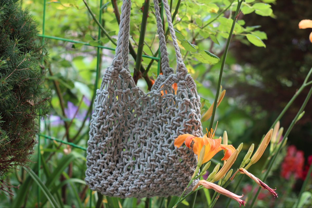 chicorypetals's tweet photo. My mom likes to make us beautiful macrame gifts, in addition to working as a scientist. An inspiration and an icon https://t.co/AH2ugREd2v