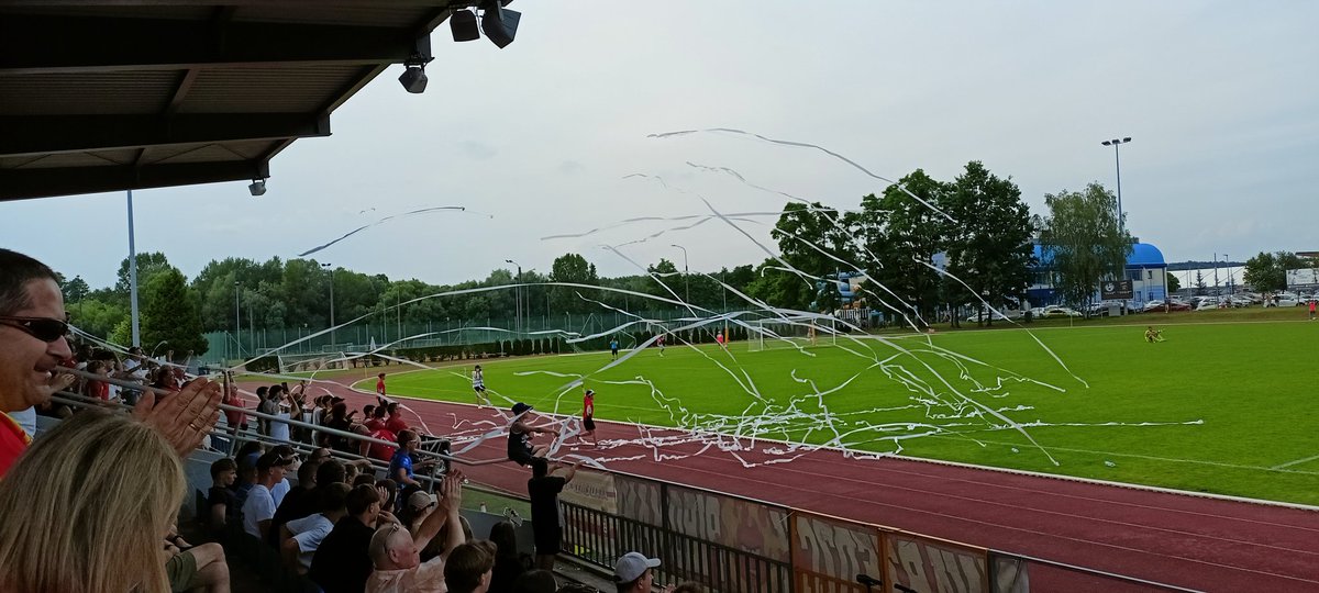 Sport0wy's tweet photo. 25/2026
🏆 Baraż o udział w Artbud #4liga wielkopolska
⚽ Meblorz Swarzędz 🆚 Nasza Dyskobolia Grodzisk Wlkp.
📋 2:1 (1:0)
🎟️ 0 zł
Świetne spotkanie. Na trybunach przez cały mecz doping z obu stron. Na boisku zasłużone zwycięstwo gospodarzy.
#groundhopping #meczing https://t.co/nktkDZRTon