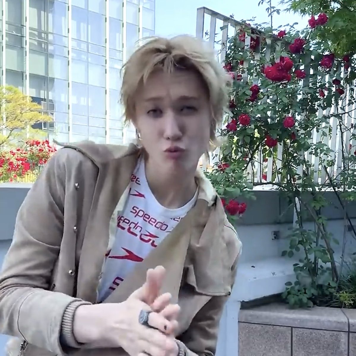 틴 tweet media