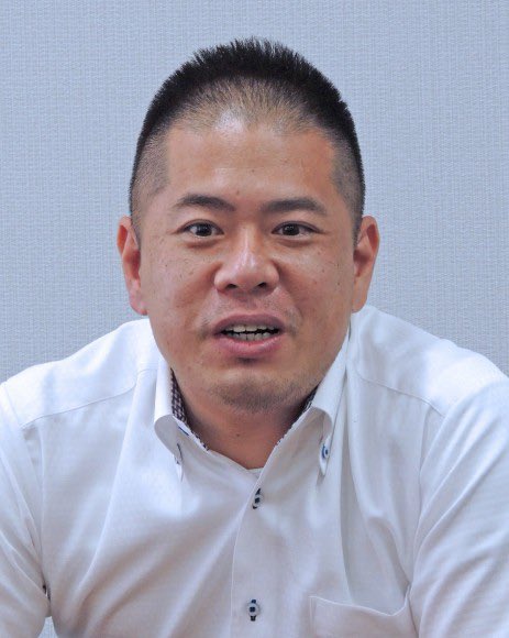 otonanoikenga's tweet photo. 【悲報】奈良市議・柿本氏…
「政治資金収支報告書」を2年連続未提出ww

へずまりゅうのこと言ってる場合か？

ちなみに未提出の理由は「小学校教員時代に政治活動がなかった」からと苦しい言い訳（収支ゼロでも提出義務あり）。

結果、市民から厳正な調査・処分を求める陳情書が提出される事態に。

これ、みんなはどっちが
「政治家としてマシ」だと思う？