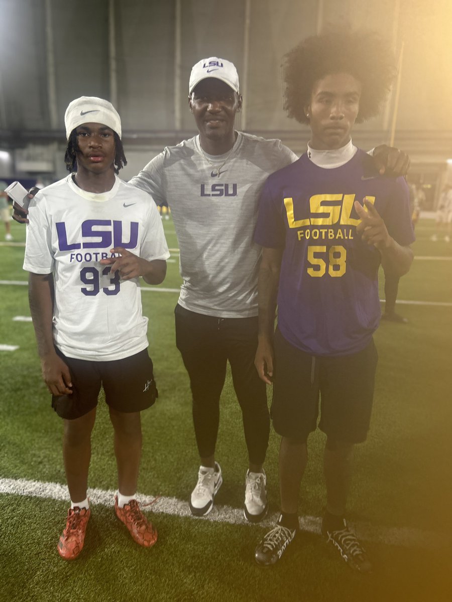 JuanDHerna82542's tweet photo. Great camp yesterday! @LSUfootball @Geaux247 @WillClouden
@CoachCRaymond @znagy20
@andrechampagnee @BlakeJRuffino @RecruitEastside @dctf @TheLabCypE
@CoachFlo5 @justinallen_13
@LeeAnnHerringOM @TheLabCypE
@jacorynichols
@coachgcross @coach_pat84
@CoachRich_04 @cis4champ1 https://t.co/J0A9uRwYTm