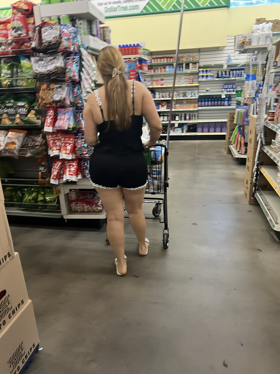 MarioVI2233's tweet photo. #candid #creepshot #candidass #latina https://t.co/V0E5pMfLyR