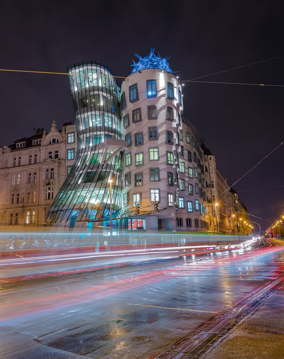 gpapapostolou21's tweet photo. Dancing house Prague!!
20 Ιουνίου 1996 ακριβώς πριν 30 χρόνια σαν σήμερα έγιναν τα εγκαίνια του κτιρίου ορόσημου για την Πράγα το πασίγνωστο και πολυφωτογραφημένο Dancing house!!
Το φωτογράφισα πρώτη φορά το Φεβρουάριο 2016 !!
#dancinghouse #prague #architecture #travel https://t.co/ZLZQhehbtr