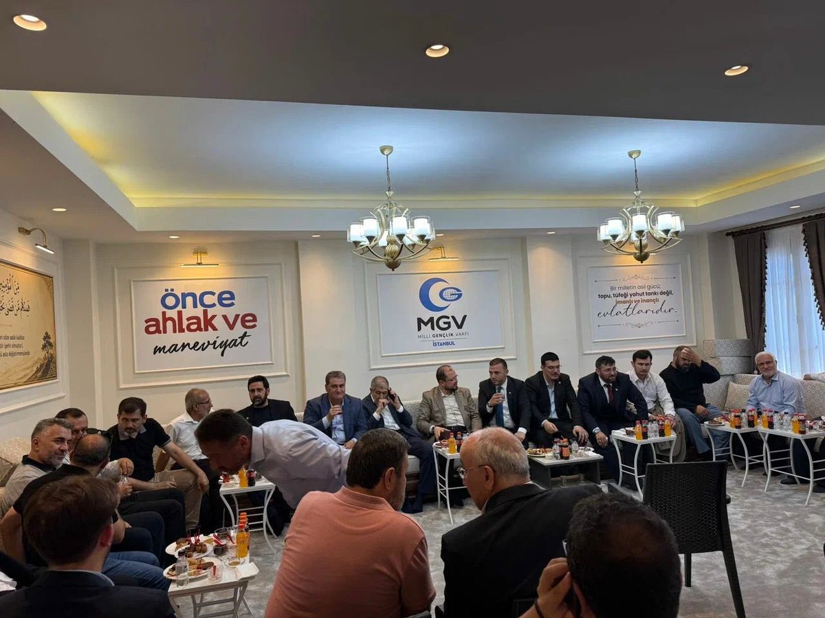 RecepTahaENGN1's tweet photo. Milli Gençlik Vakfı İstanbul Şubesi’nin düzenlediği; Gençlik ve Spor Bakan Yardımcımız Dr. Enes Eminoğlu, MGV Genel Başkanı Salih Turhan, İKEV Başkanı Dr. Abdullah Sevim, YENİAD Başkanı Selman Esmerel, AGD İstanbul Kurucu İl Başkanı Fuat Günday ve AGD İstanbul İl Başkanı Mehmet Yaroğlu’nun da teşrifleriyle gerçekleştirilen Açılış Programı’na katılım sağladım.

Nazik davetleri ve misafirperverlikleri için MGV İstanbul İl Başkanı Av. Dr. Mustafa Halit Korkusuz’a ve kıymetli yönetimine teşekkür eder; İstanbul Şubesi’nin yeni dönem çalışmalarının ülkemiz gençliği adına hayırlı hizmetlere vesile olmasını temenni ederim.