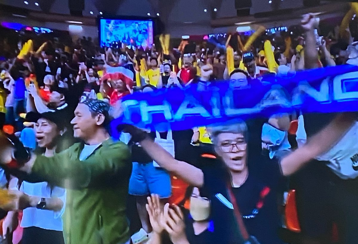 Limite_Volei's tweet photo. VITÓRIA DO POVO TAILANDÊS 🇹🇭

Sim, está não é uma vitória apenas para a Seleção e sim para todo população tailandesa apaixonada pelo voleibol 

Tailândia 🇹🇭 3 X 1 Canadá 🇨🇦 

PARABÉNS, TAILÂNDIA! 
Estamos juntos nesta torcida!

#VoleiNoSportv #VNL2026 https://t.co/DE6ipyCIDG