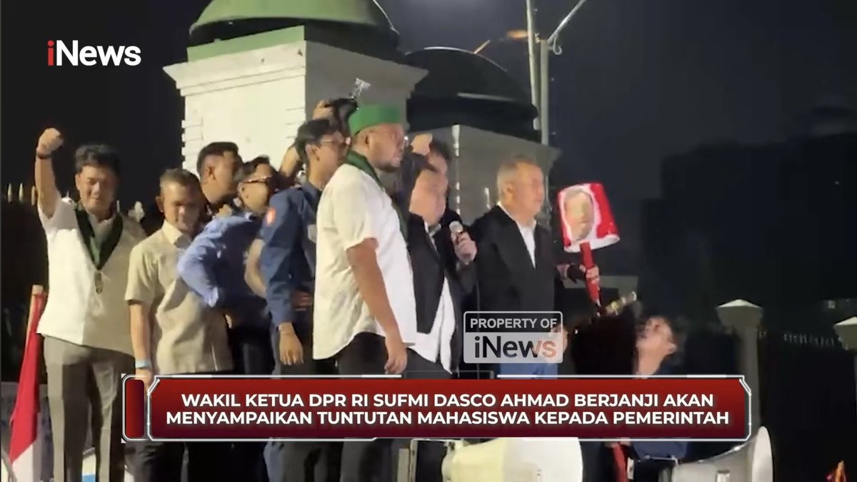 TheKerupuk's tweet photo. TOLONG RAMAIKAN

Ini sudah kasus ke 999× nya nih @bang_dasco ada orang yg ngomongin anda langsung kenak terror dan doxxing.

Mau ngelak pura pura gak tau kayak yg sudah-sudah? Hampir tiap bulan ini seliweran, habis sebut nama anda langsung dapet WA dan Doxxing.

*Bonus pencintraan habis rapat tertutup tau-tau naik mokom sama dinda-dinda cipayung😚