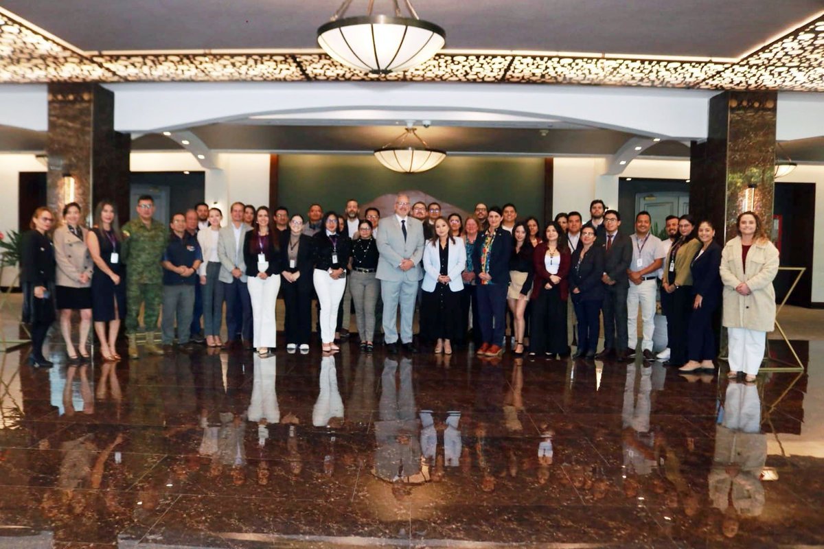 RegistroSocialE's tweet photo. Xavier Zambrano, director ejecutivo de la Unidad del Registro Social, participó en la presentación de los resultados finales de la Evaluación Nacional de Referencia para la Preparación ante Desastres (NDPBA), organizada por @Riesgos_Ec y @PDC_Global.

El encuentro reunió a autoridades y representantes de diversas instituciones del Estado para analizar información sobre amenazas, riesgos y vulnerabilidades, fortaleciendo la prevención, la planificación y la toma de decisiones basadas en evidencia para reducir el impacto de futuros eventos adversos.

La participación de la Unidad del Registro Social en estos espacios reafirma la importancia de la información social como un insumo estratégico para la planificación, la toma de decisiones y la construcción de territorios más resilientes.

#GobiernoDelEcuador